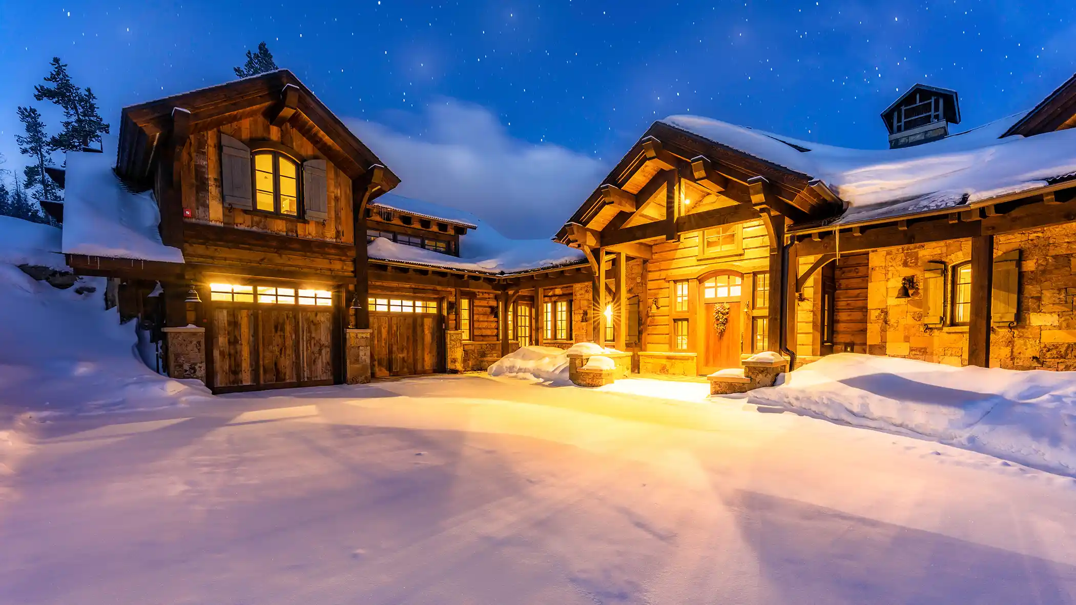 DiscoveryLane-DrivewayFront 55 pheasant tail custom home silverthorne, colorado