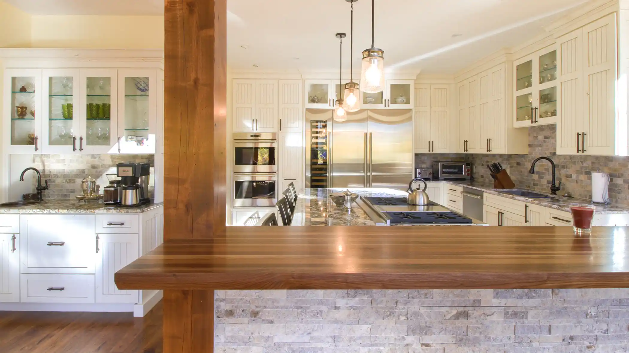 GoldFlakeTerrace-Kitchen1 55 pheasant tail custom home silverthorne, colorado