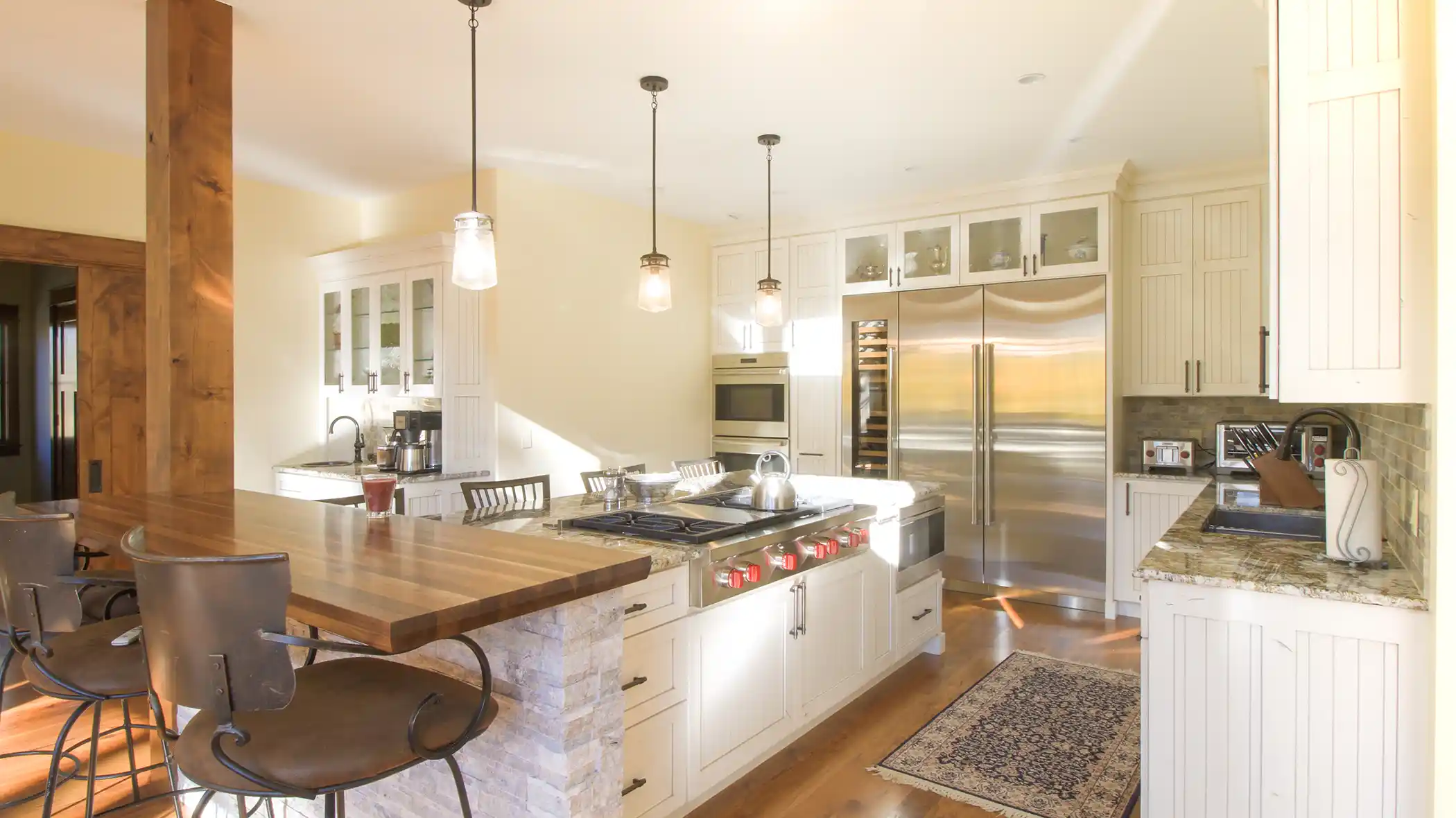 GoldFlakeTerrace-Kitchen2 55 pheasant tail custom home silverthorne, colorado