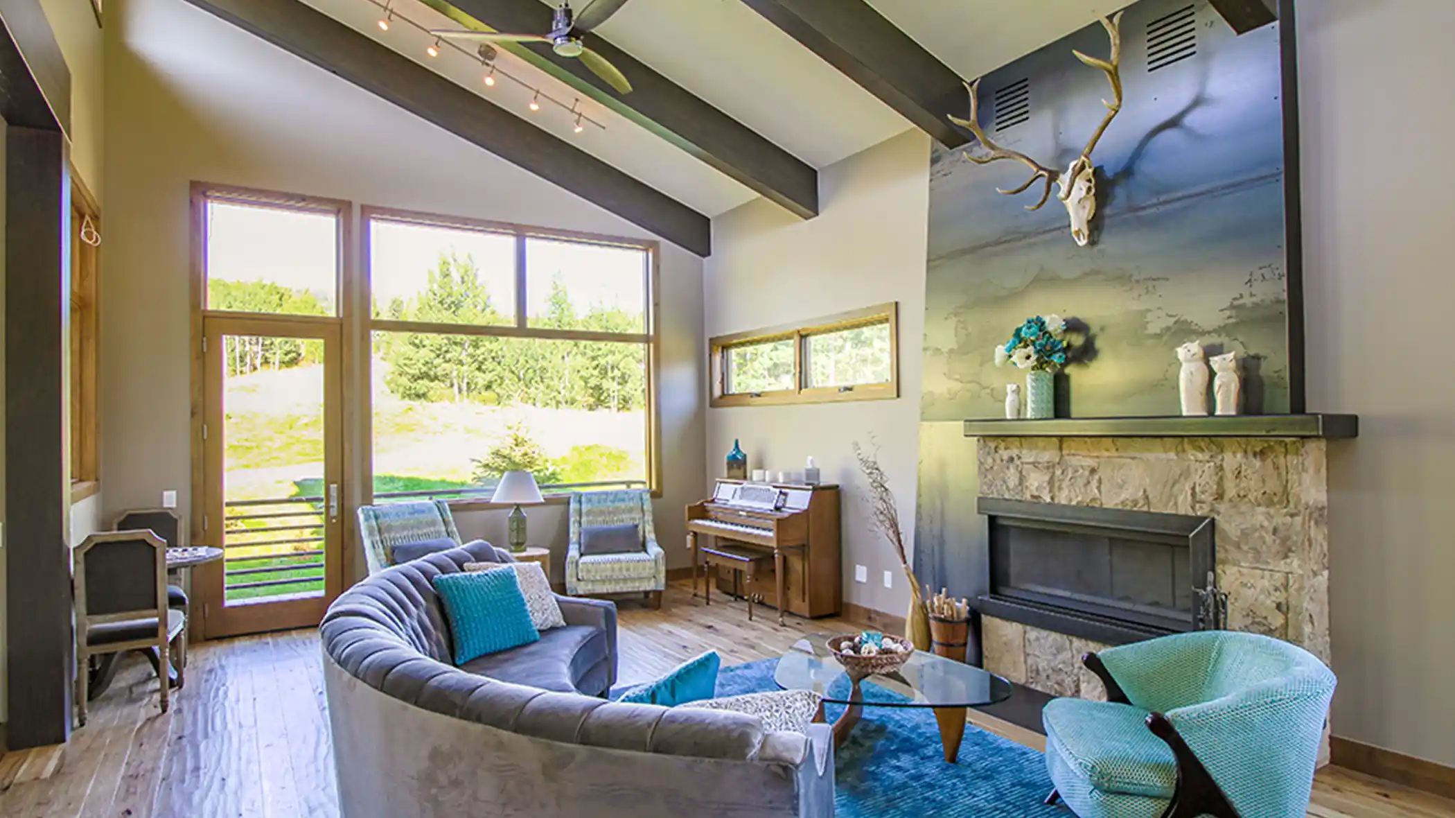 ThreePeaksHome-GreatRoom2 55 pheasant tail custom home silverthorne, colorado
